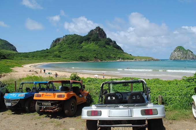 Como funciona o transporte em Fernando de Noronha? Veja as opções de como se locomover pela Ilha de Noronha